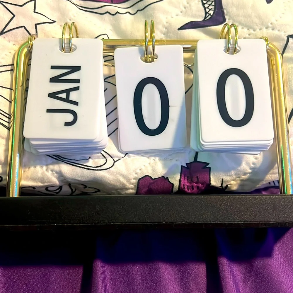 Desk calendar